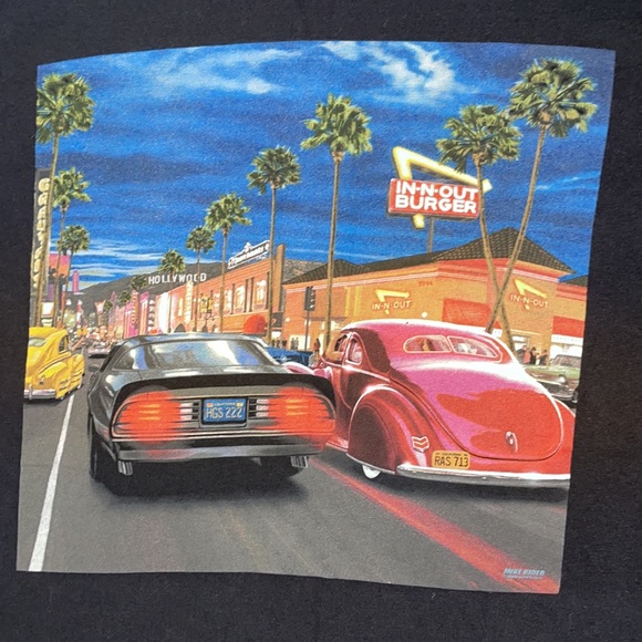 In-N-Out Burger Tshirt Small Black Logo - Picture 3 of 3